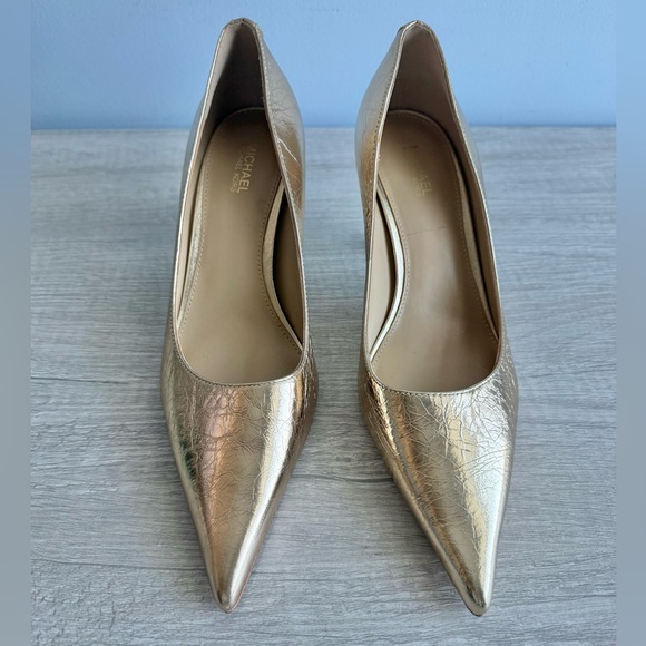 Michael Kors Women's Gold Luna Pointed Toe Pumps Size 6.5 - Picture 3 of 8